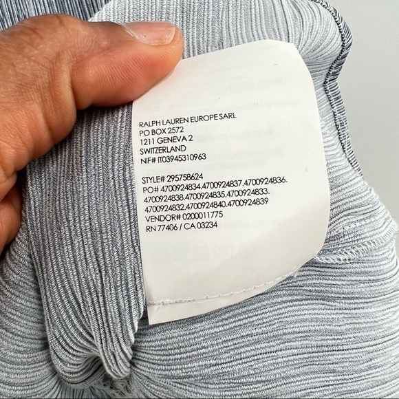 Club Monaco blue v-neck sleeveless flare hem blouse top size S - Picture 9 of 9